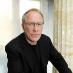  Томас Лакер, професор-емерит Каліфорнійського університету у Берклі